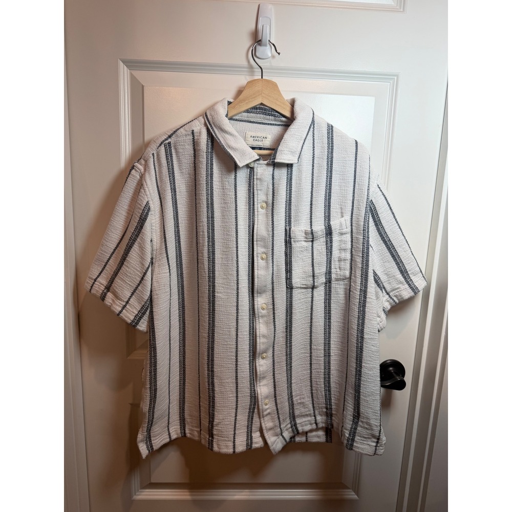 American Eagle Mens Large White Navy Striped Textured Short Sleeve Button Down